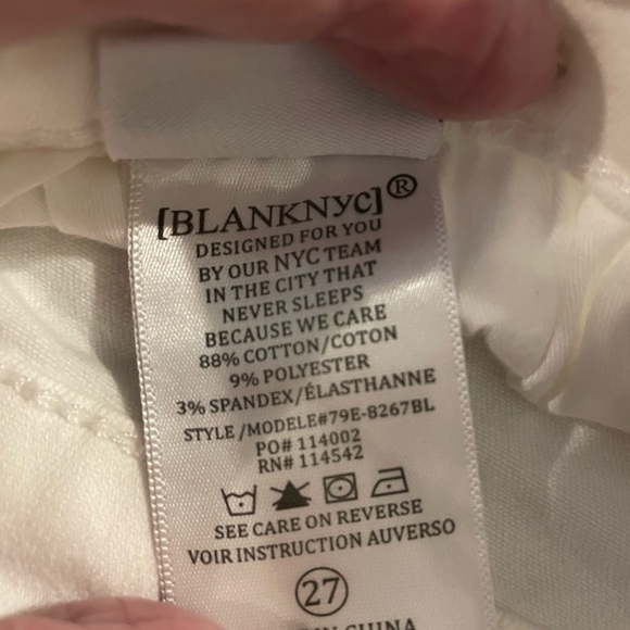 NWT BLANKNYC Vintage high rise great white shorts. Frayed hem. Size 27. - Picture 5 of 6